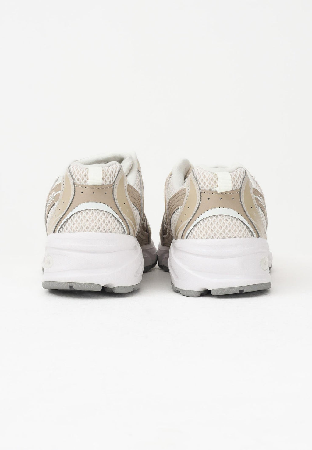 NEW BALANCE 530 Sneakers in cream and beige